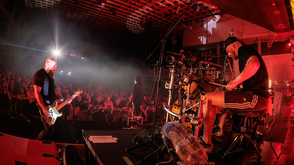 Massive Wagons Album Live At The Great Hall