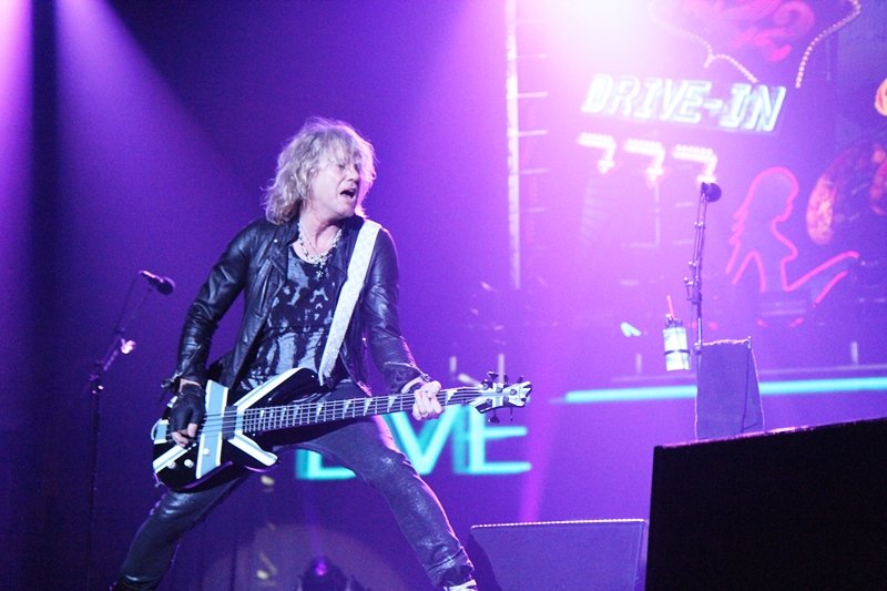 DEF LEPPARD SHEFFIELD ARENA